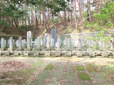 函館護国神社の新政府軍のお墓