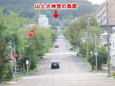 幸坂の坂の上を拡大